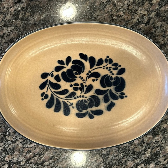 Pfaltzgraff Folk Art Tan and BlueServeware Oval Platter